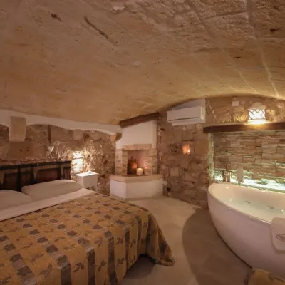 HolidayMonopoli Hotels near P23 Sea Lounge Restaurant