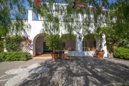 Hotel Villa Durrueli Resort & Spa