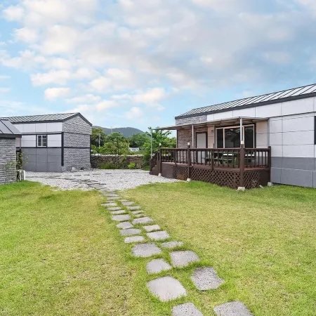 Jeju Bijalim Pension Отели рядом с достопримечательностью «Лес Биджарам»