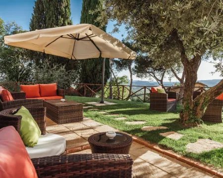 Borgo Petroro Hotels in Todi