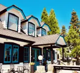 Arrowhead Lake Inn Hotels near Lake Arrowhead Branch Library