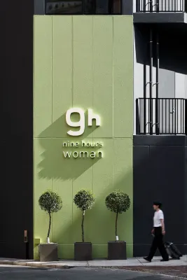 9h nine hours woman Shinjuku