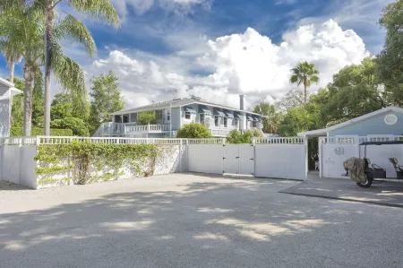 Meranova Guest Inn Отели в г. Данедин