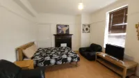 London Edgware Station Apartment