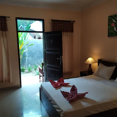 Kusuka Bungalow Hotels near EKAJAYA FAST BOAT GILI T OFFICE