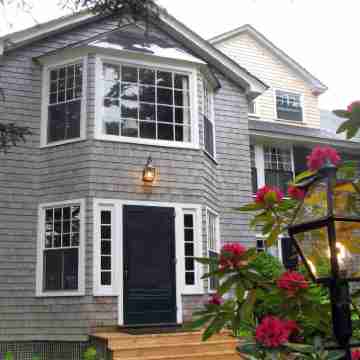 Harbourside Inn Hotel Exterior