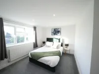 Heathrow Charge and Go Hotels in Stanwell