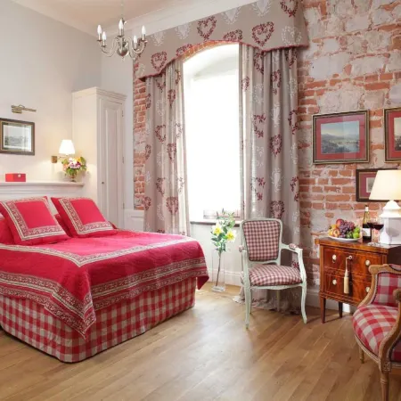 Hotel Dwór Kościuszko Отели рядом с достопримечательностью «Прадник Червоный»