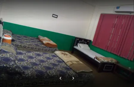 Dubai Hotel Отели рядом с достопримечательностью «Qambar Chowk»