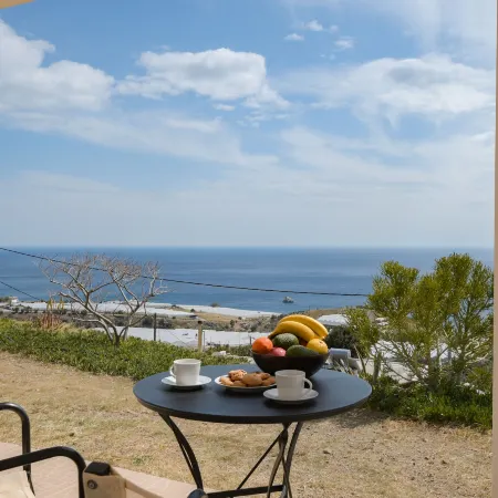Angelika House -Amazing Sea View Отели в г. Мојрес