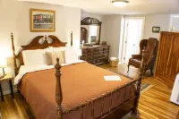 The Engel House Hotels near Hogback Mountain Country Store