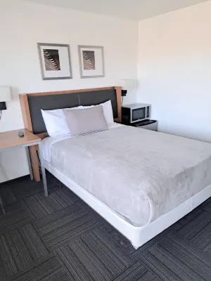 Neva Jean Motel Các khách sạn ở Marshfield