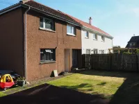 Lovely 2Bd Flat in Picturesque Limekilns Fife Hotels near Our Lady of Lourdes Catholic Church