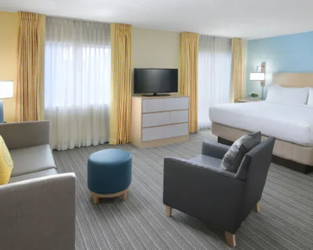 Sonesta ES Suites Cincinnati - Blue Ash Hotels in Hamilton County