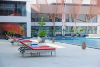 The Artiste Kochi, A Tribute Portfolio Hotel - Rooftop Pools