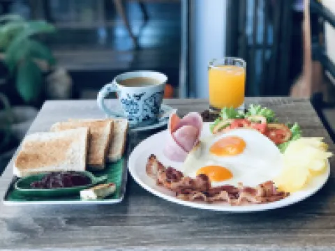 EZ ハウス スコータイのホテル