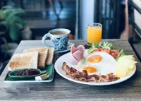 อีซี่ เฮาส์