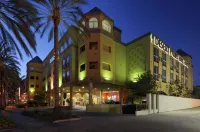 Desert Palms Hotel & Suites Anaheim Resort Hotels in Anaheim