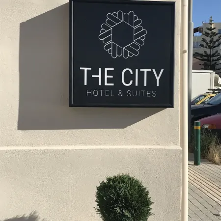 The City Hotel & Suites