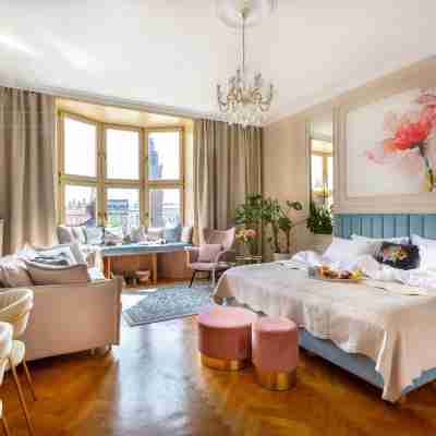 Feniks Main Square by Fragola Collection Rooms