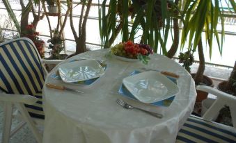 Athenian Oasis with Fountain, Ideal for Couples, 6th Floor