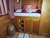 Le Roulottes du Petit Gouffre de Padirac Avec Spa Hotel a Thegra