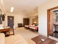 West End Hotel Hotels near SNDT