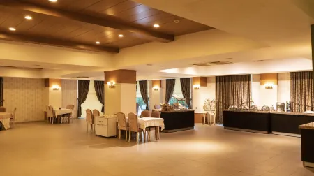 Mox Hotel Wellness & Spa Отели в г. Сапанджа