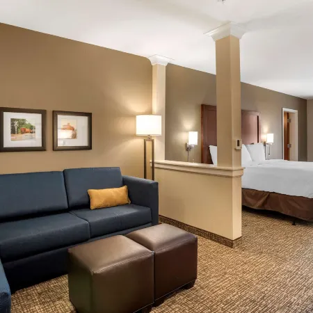 Comfort Inn & Suites