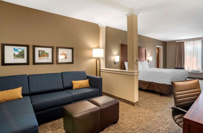 Comfort Inn & Suites