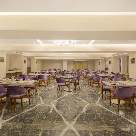 Hrj Sarovar Portico Indore