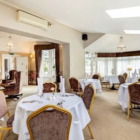 Alexandra Court Hotel