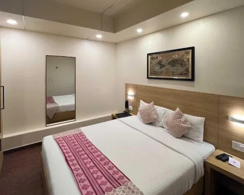The Solitaire Express Hotels in Dehra Dun