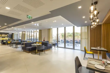 Nemea Appart Hotel Cannes Palais Отели рядом с достопримечательностью «Allées de la Liberté»