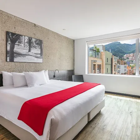 Hotel B3 Virrey Отели рядом с достопримечательностью «Театр «Роял Сентер»»