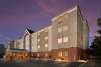 Candlewood Suites VIRGINIA BEACH TOWN CENTER by IHG - parking