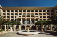 Astor Garden Hotel فنادق في 