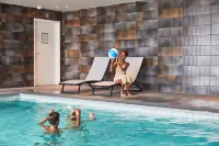 Holiday Suites Zeebrugge - Pools