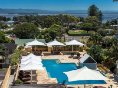 Oaks the Entrance Waterfront Suites Hotels in Wyong