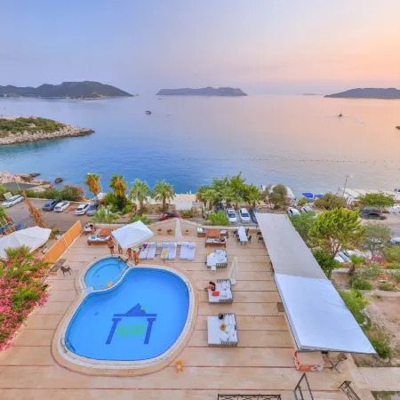 Hera Hotel