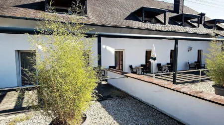 Hotel Weinhaus Weis Отели в г. Дхронеккен