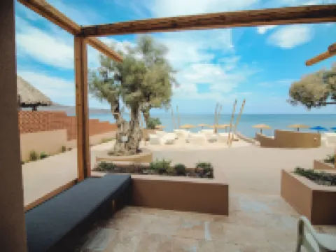 The Theodore Boutique Hotel- Adults Only 16 Plus โรงแรมในStalos