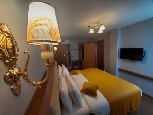 Albanopolis Hotel