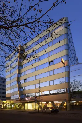 Simm's Hotel - Cityhotel Next to Metro U3