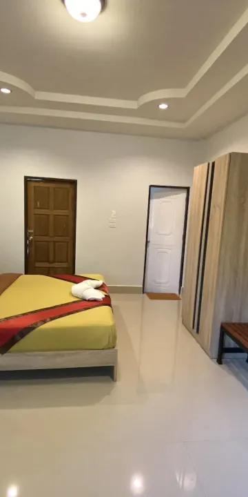 ห้องดีลักซ์ เตียงใหญ่ 1 เตียง