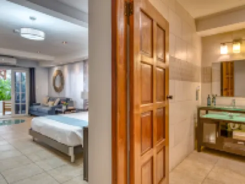 Tropical Suites Hotel โรงแรมในโบกาสเดลโตโร