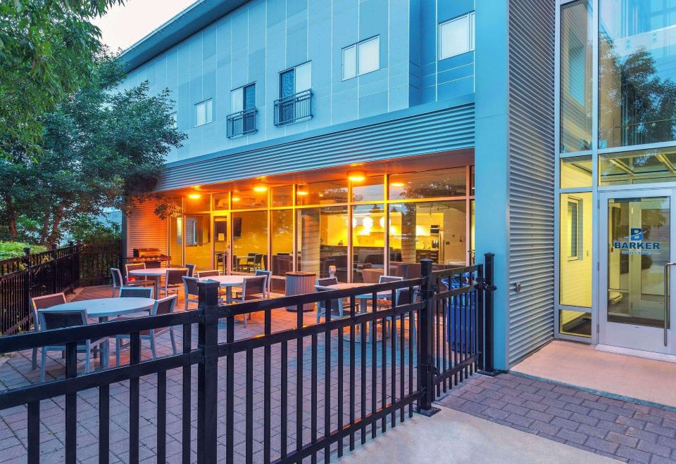 1. 바커 스위트..