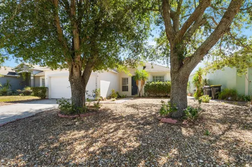 5-3 Pool Home Located in Sunset Ridge Community!