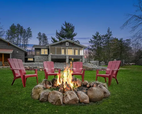 河畔隱居處 - 絕美景觀皮划艇全地形車 芒廷酒店