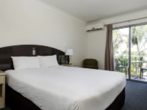 The Waterloo Bay Hotel Hotels in Wynnum